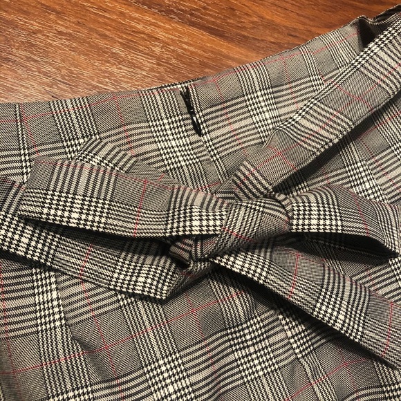 Plaid Bow Over Kleshas Mini Skirt. Size LG. - Picture 6 of 12